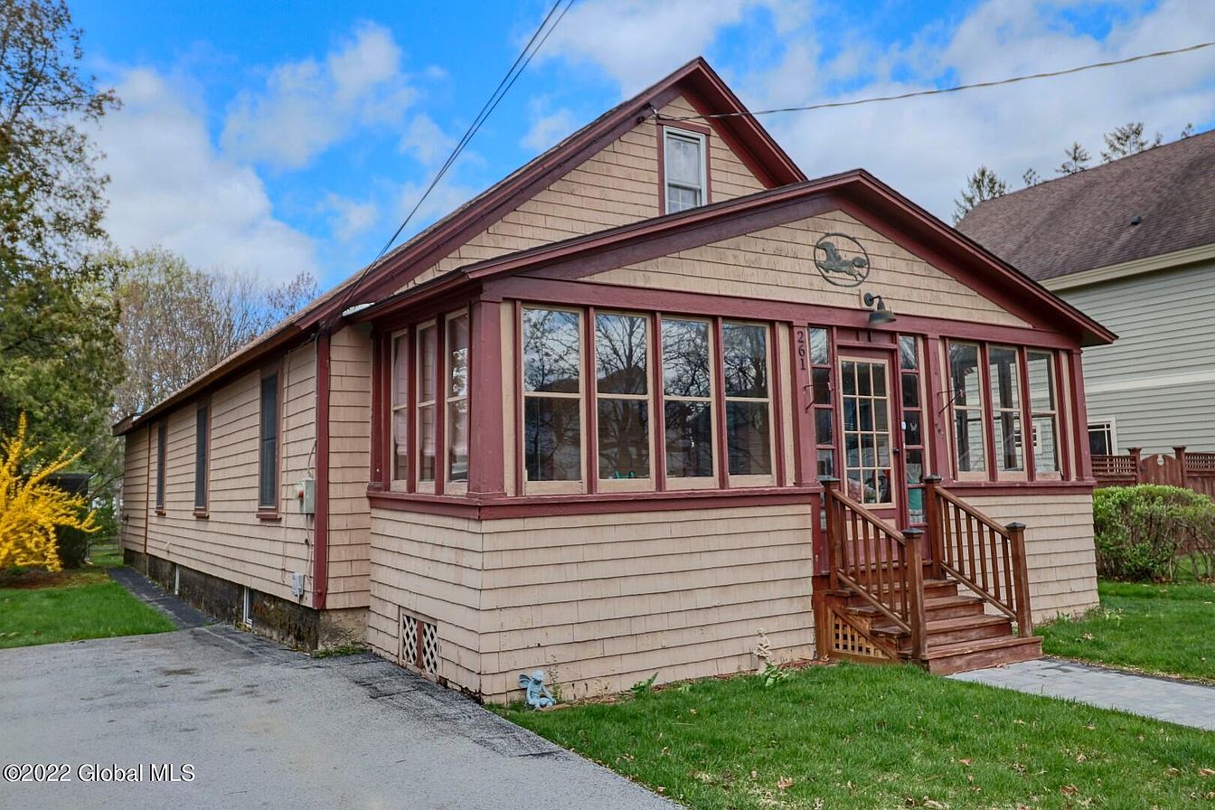 1st image of 261 Caroline Street