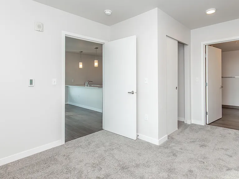 Linden Flats — Photo 105
