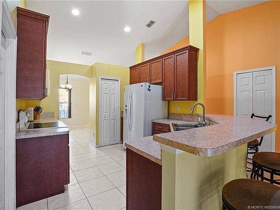 5th image of 2009 SW Monterrey Ln