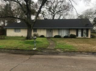 5015 Arrowhead Dr, Baytown, TX 77521