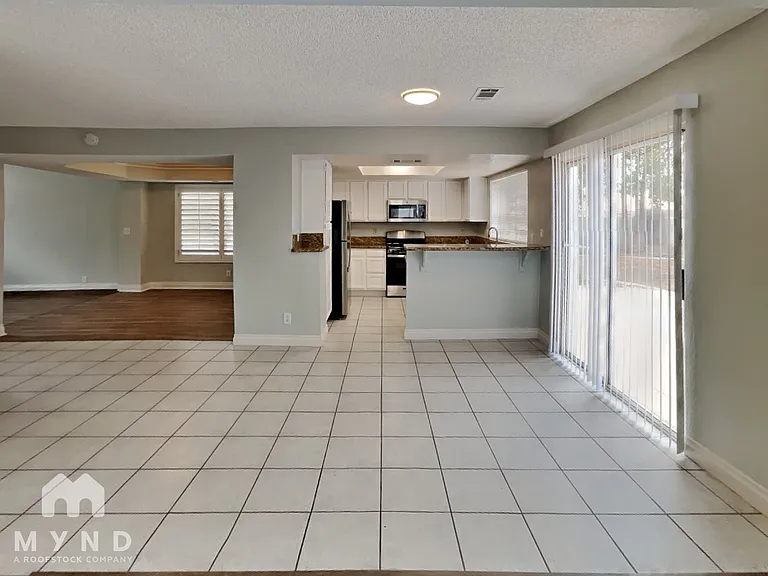 2611 Ashmoore Dr — Photo 7