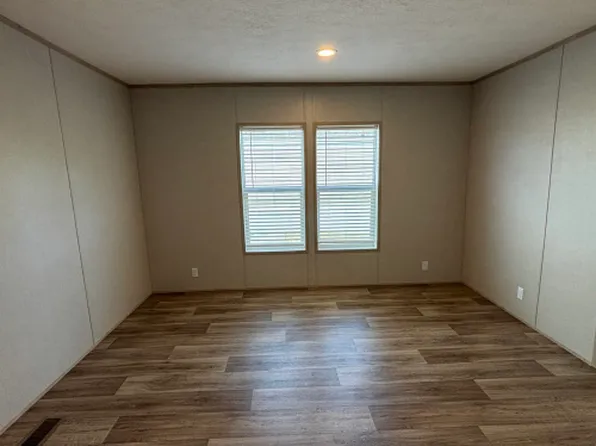 3052 N Gary St #140, New Castle, IN 47362
