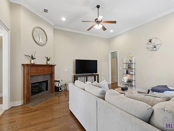 3rd image of 36288 E Pine Grove Ct