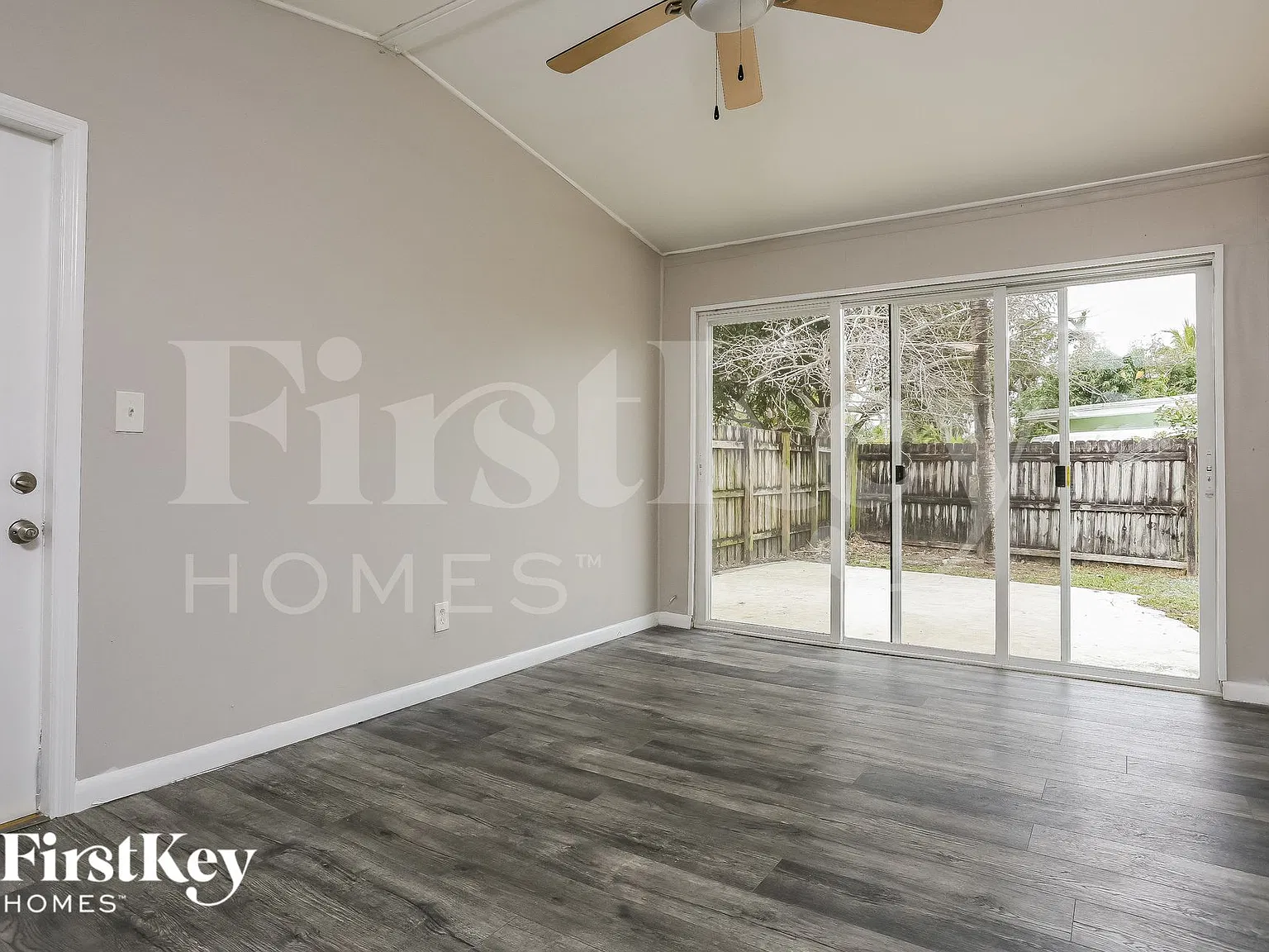 3 bed, 2.0 bath, 1452 sqft, $3,530 — Photo 3