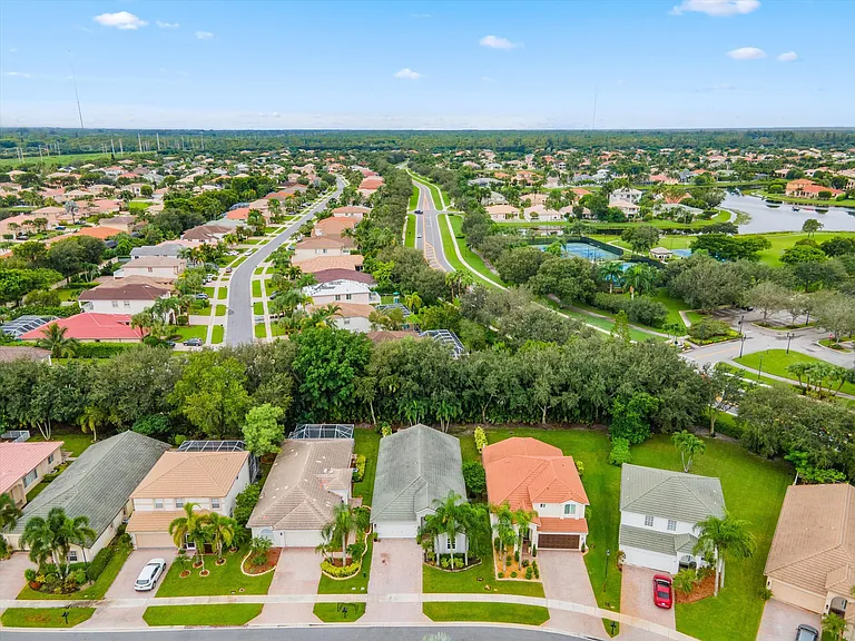 4221 Bluff Harbor Way — Photo 37