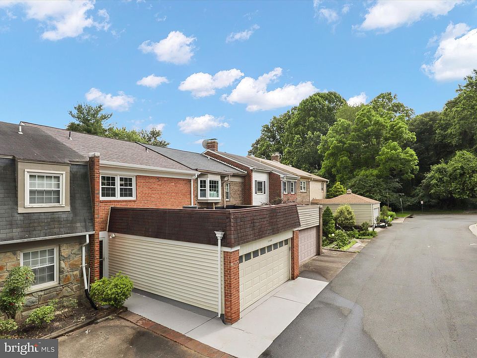 1st image of 1129 Moorefield Hill Ct SW