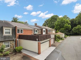 1129 Moorefield Hill Ct SW, Vienna, VA 22180