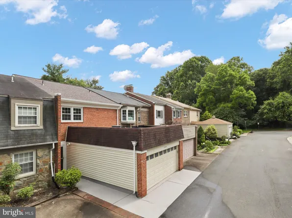 1129 Moorefield Hill Ct SW, Vienna, VA 22180