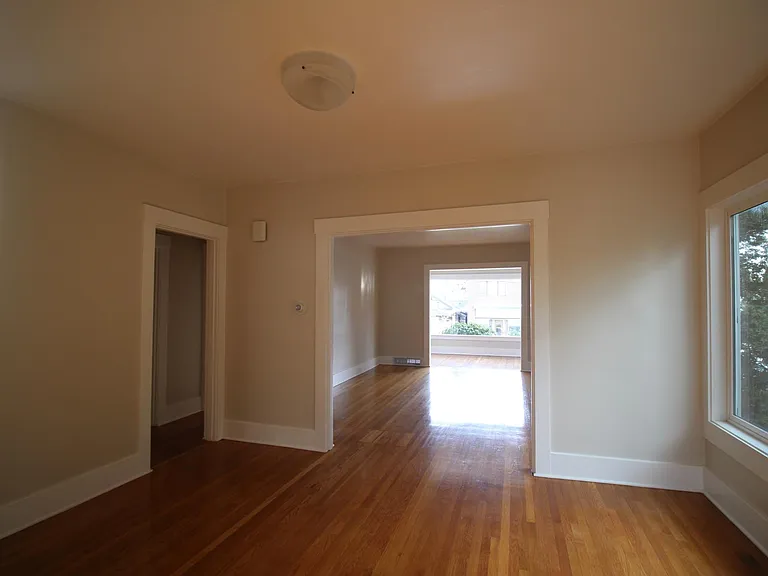 6207 Phinney Ave N — Photo 4