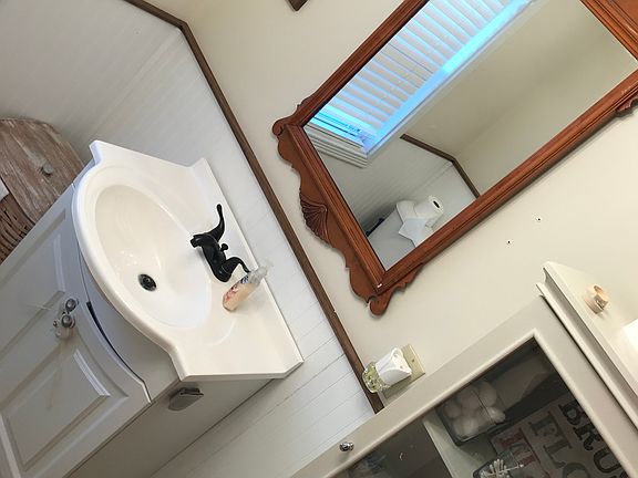 Upstairs bathroom 