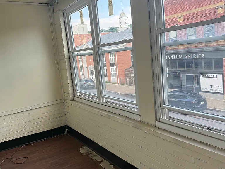 231 E Main St #3 — Photo 4