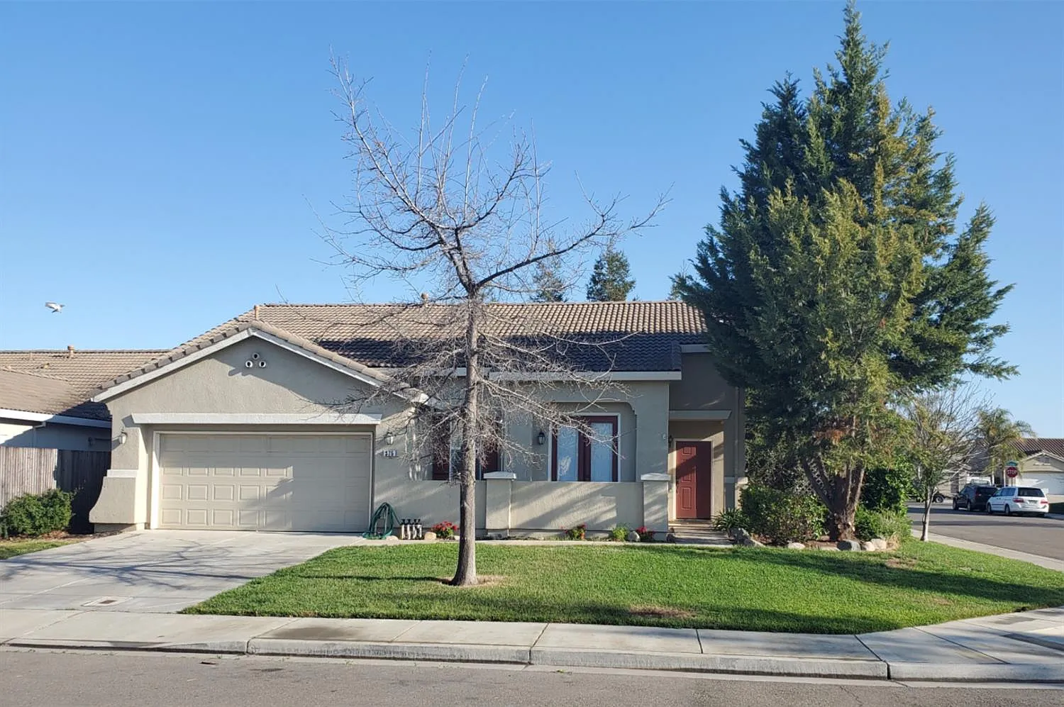 375 Jasmine Ln photo 1