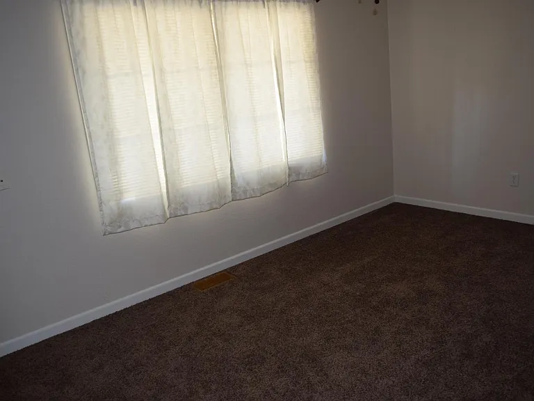 12010 Woodbine Ln SW — Photo 8