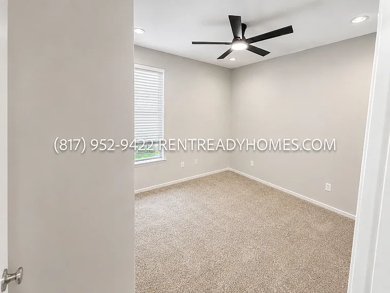 4901 Lakeside Dr — Photo 18