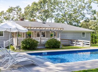 129 Lynncliff Rd, Hampton Bays, NY 11946