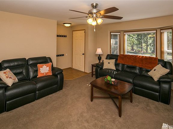 3rd image of 33 Ponderosa Dr