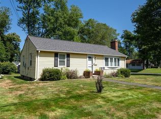 26 Brookdale Ave, Bloomfield, CT 06002
