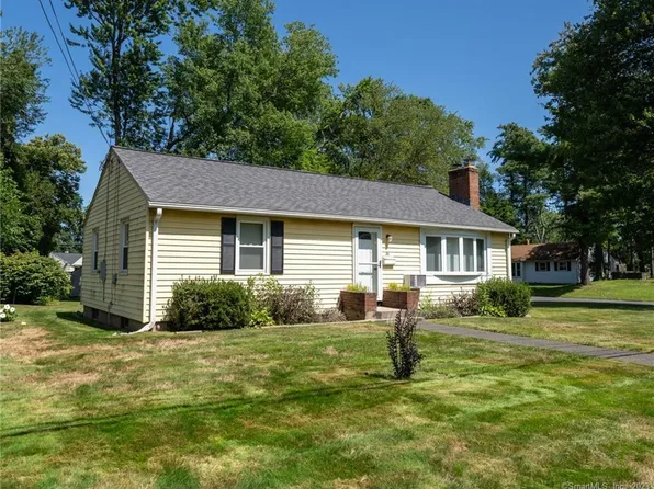 26 Brookdale Avenue, Bloomfield, CT 06002