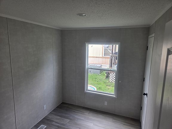 4th image of 144 McCumbee Ln #25