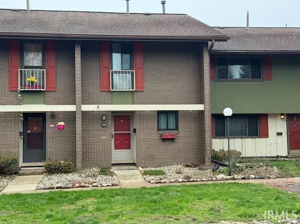 2500 Topsfield Rd APT 202, South Bend, IN 46614