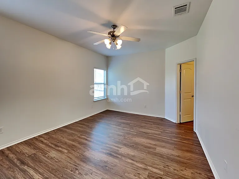 4011 Freedom St — Photo 9