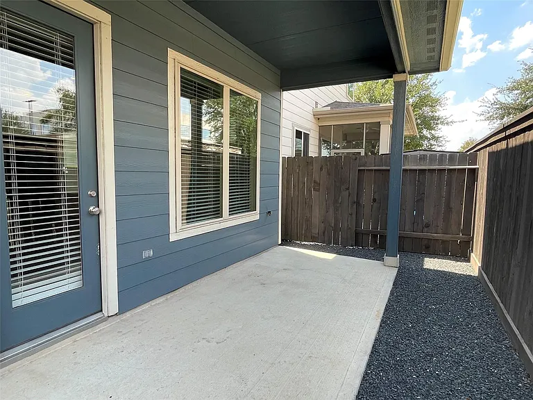 10418 Quiet Courtyard Rd — Photo 13