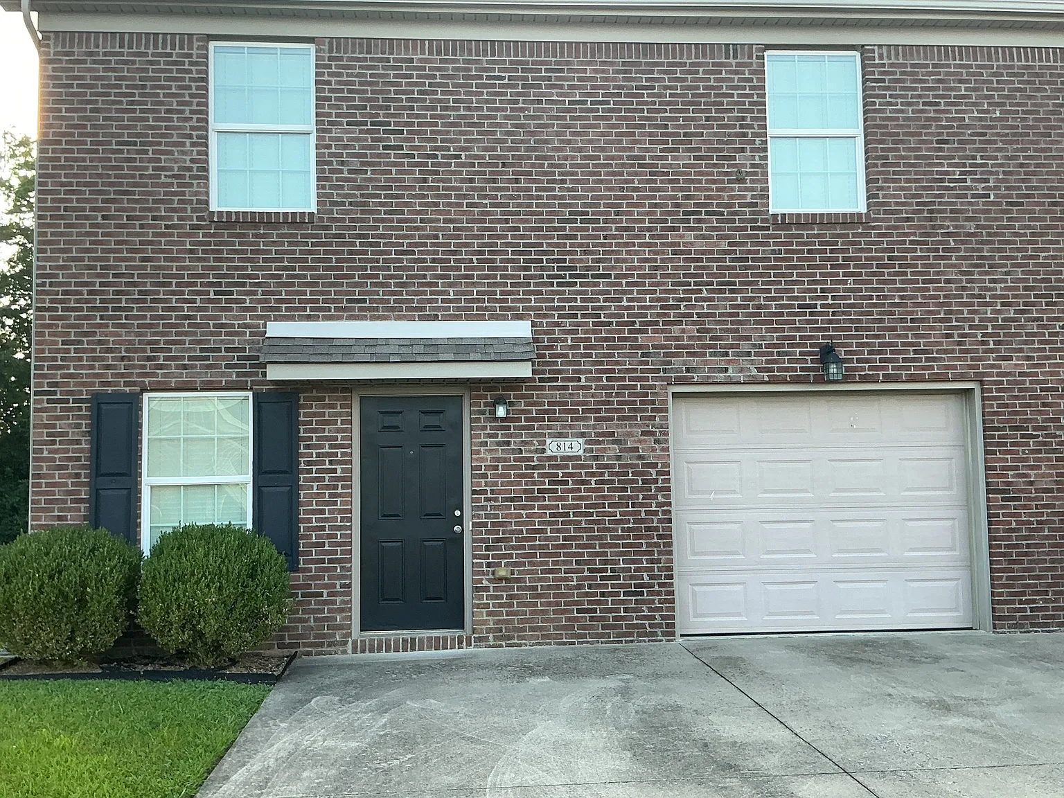 2 bed, 2.5 bath, 1424 sqft, $1,225 — Photo 1