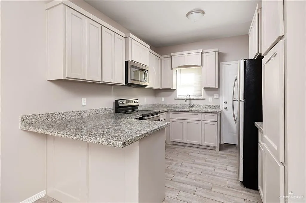 2 bed, 2.0 bath, 1050 sqft, $1,075 — Photo 3