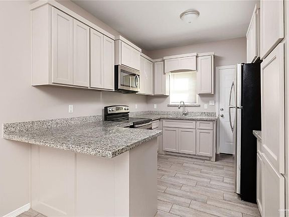 3rd image of 1105 W Kennedy St #7