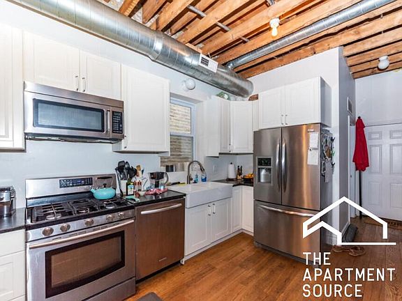3rd image of 1316 N Artesian Ave #2F