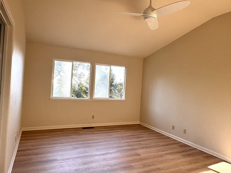 146 Northridge Dr — Photo 23
