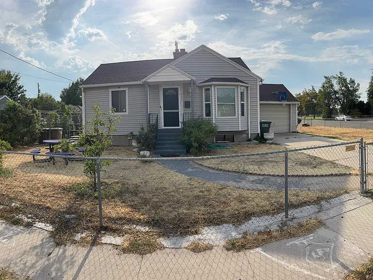 406 S Navajo St — Photo 7