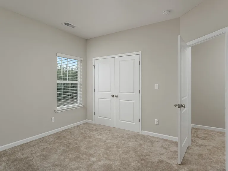 Edgewood Condos — Photo 11