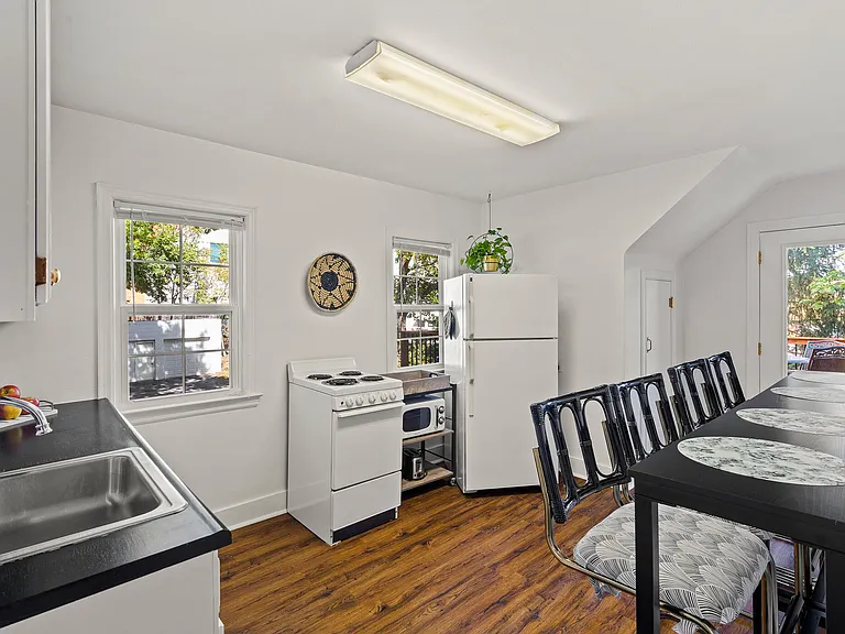 113 Crestmere Ave #201 — Photo 12