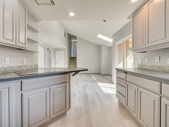 3rd image of 7103 NE 75th St
