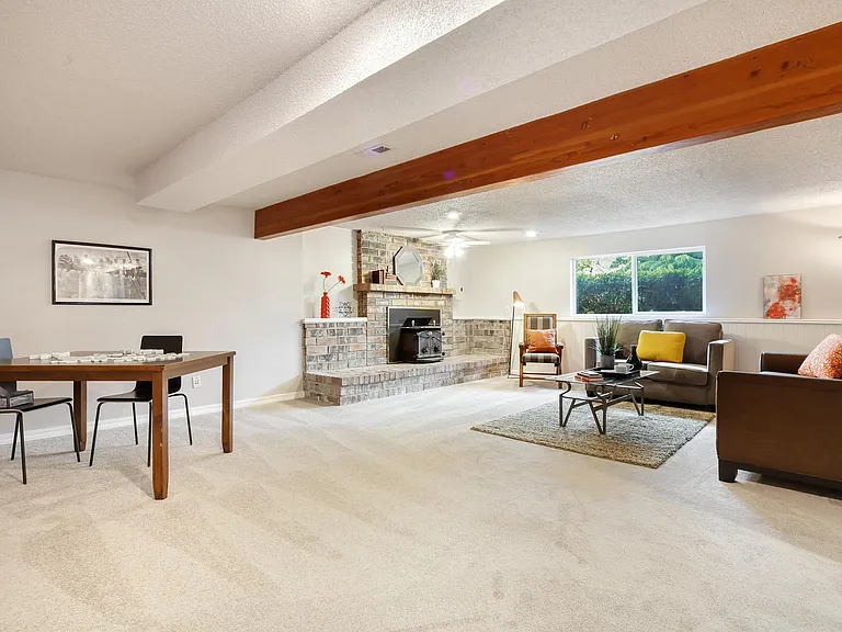1512 Dayton Ct NE — Photo 16