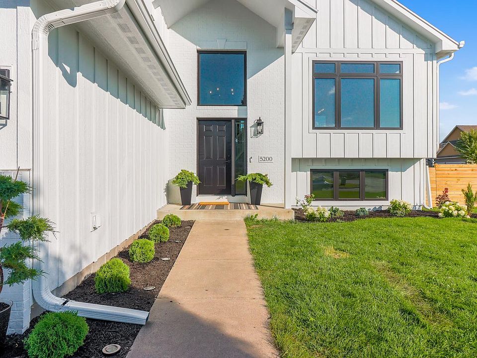1st image of 5200 Kalenda Ct NE