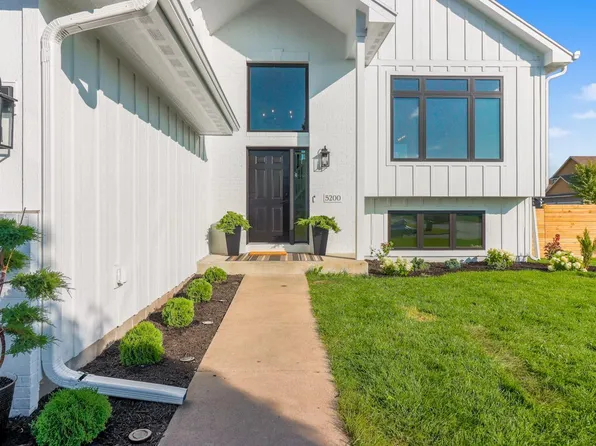 5200 Kalenda Ct NE, Albertville, MN 55301