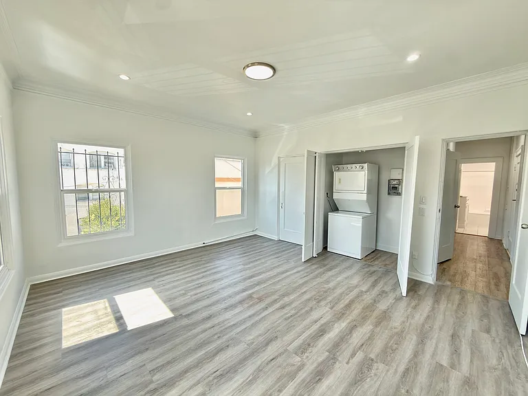 234 S Kenmore Ave #206 — Photo 3