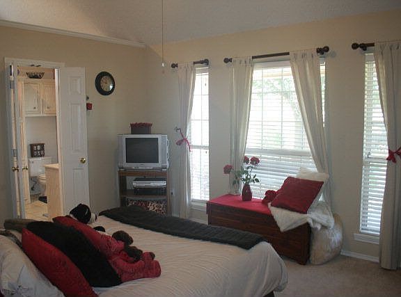 4th image of 1011 Kirby Ave
