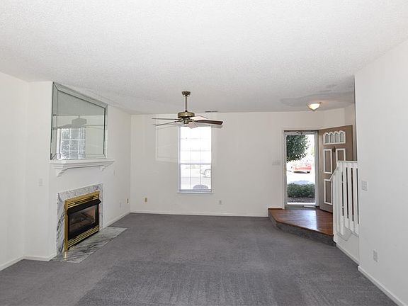 3rd image of 917 Wyden Dr