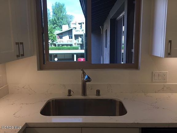 3rd image of 245 Oak Leaf Dr #204