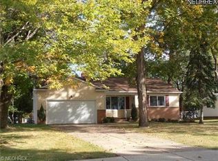 725 Cheriton Dr, Highland Heights, OH 44143