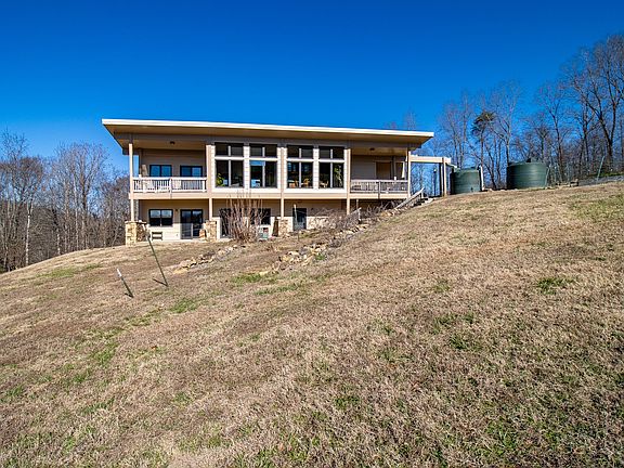 2nd image of 2016 Valley View Rd