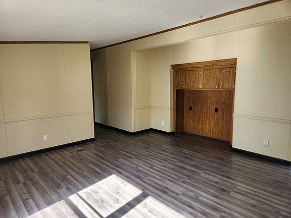 2nd image of 2332 Braemar Dr
