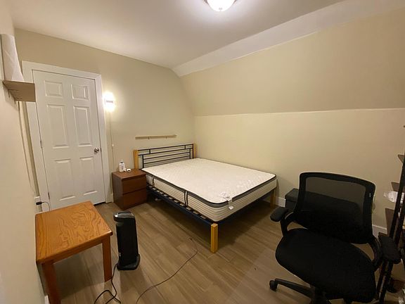 4th image of 223 N 5th St Floor 3