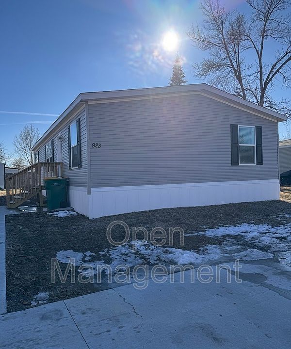1st image of 825 1st Ave E #109