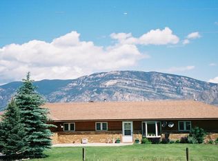 2 Rangeview Dr, Cody, WY 82414