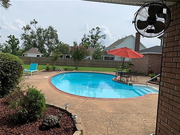 4th image of 2337 Lamar Dr
