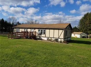 6680 Oak Dr, Slatington, PA 18080